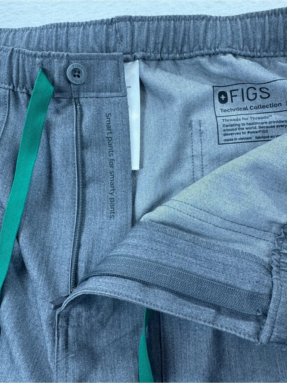 FIGS Technical Collection Men's Cairo Cargo Scrub Pants Straight Leg Gray Size M